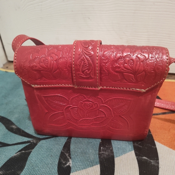Vtg Tooled Leather Bag RED - Picture 3 of 11